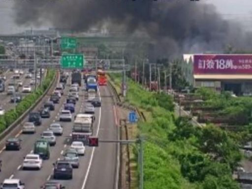 永康工廠火警濃煙飄國道 環保局監測空品到場採樣