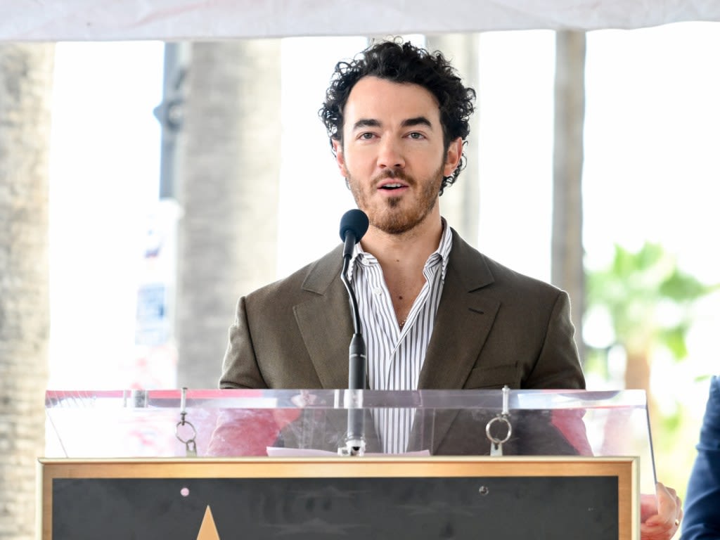 Kevin Jonas’ Daughter Dressed up Like Him for School & the Picture Is Pure Perfection