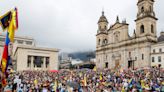 Miles de personas protestan en Colombia contra el gobierno de Gustavo Petro