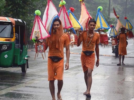 Kanwariyas vandalise car, thrash occupants on highway in Uttar Pradesh after it brushes past one of them