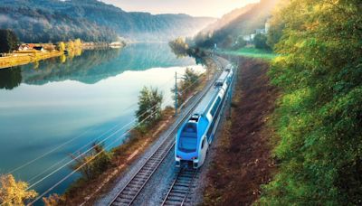 Cuál es el viaje en tren más largo del mundo: se gasta casi un mes y pasa por 13 países