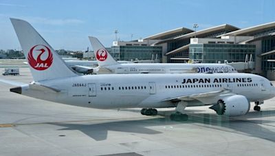 A Japan Airlines flight was canceled after the pilot got drunk at a Dallas hotel bar and police were called