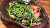 Savoury, buttery and full of umami! Try this sautéed spinach and bacon at home