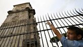 Ancient Roman Arch of Constantine damaged by lightning during violent thunderstorm