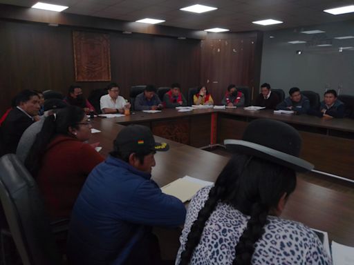 Colegios del Distrito 8 tendrán derecho propietario y obras - El Diario - Bolivia