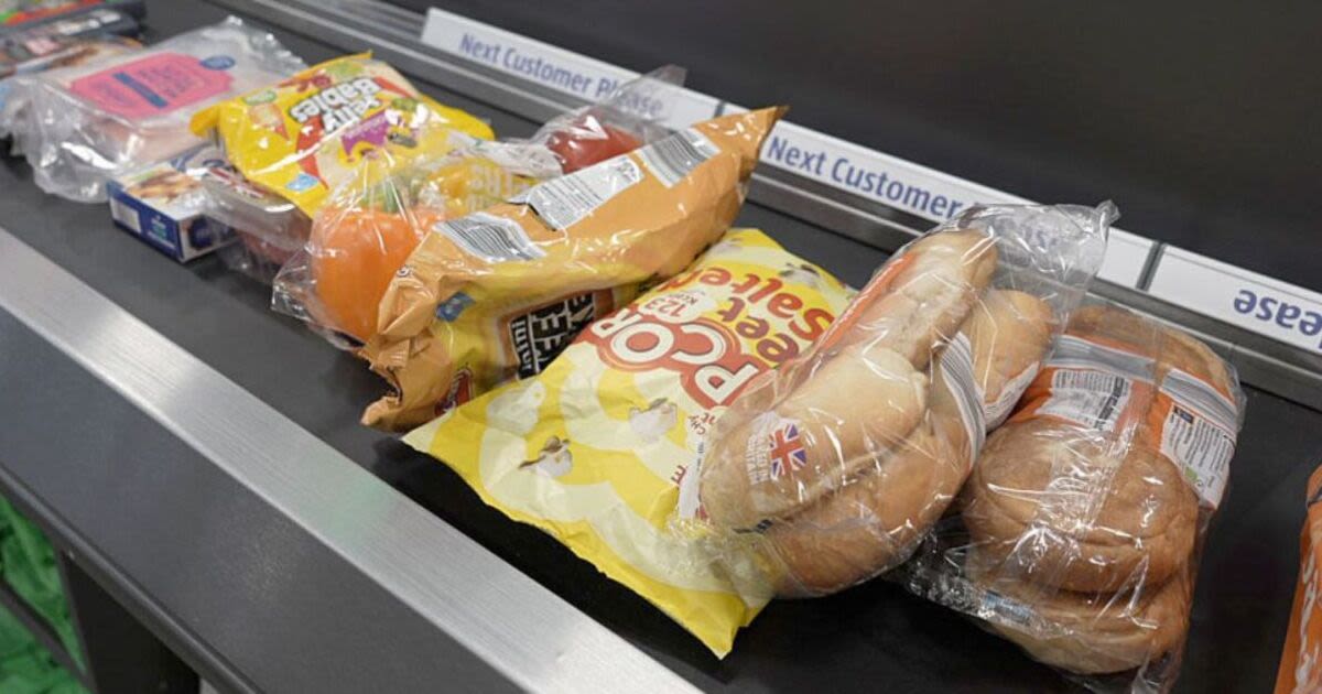 Aldi supermarket shares reason cashiers scan your food shop quickly at checkouts