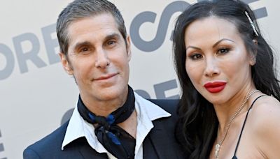 Perry Farrell’s Wife Gives Her Account Of The Jane’s Addiction Fight, And It’s Weird