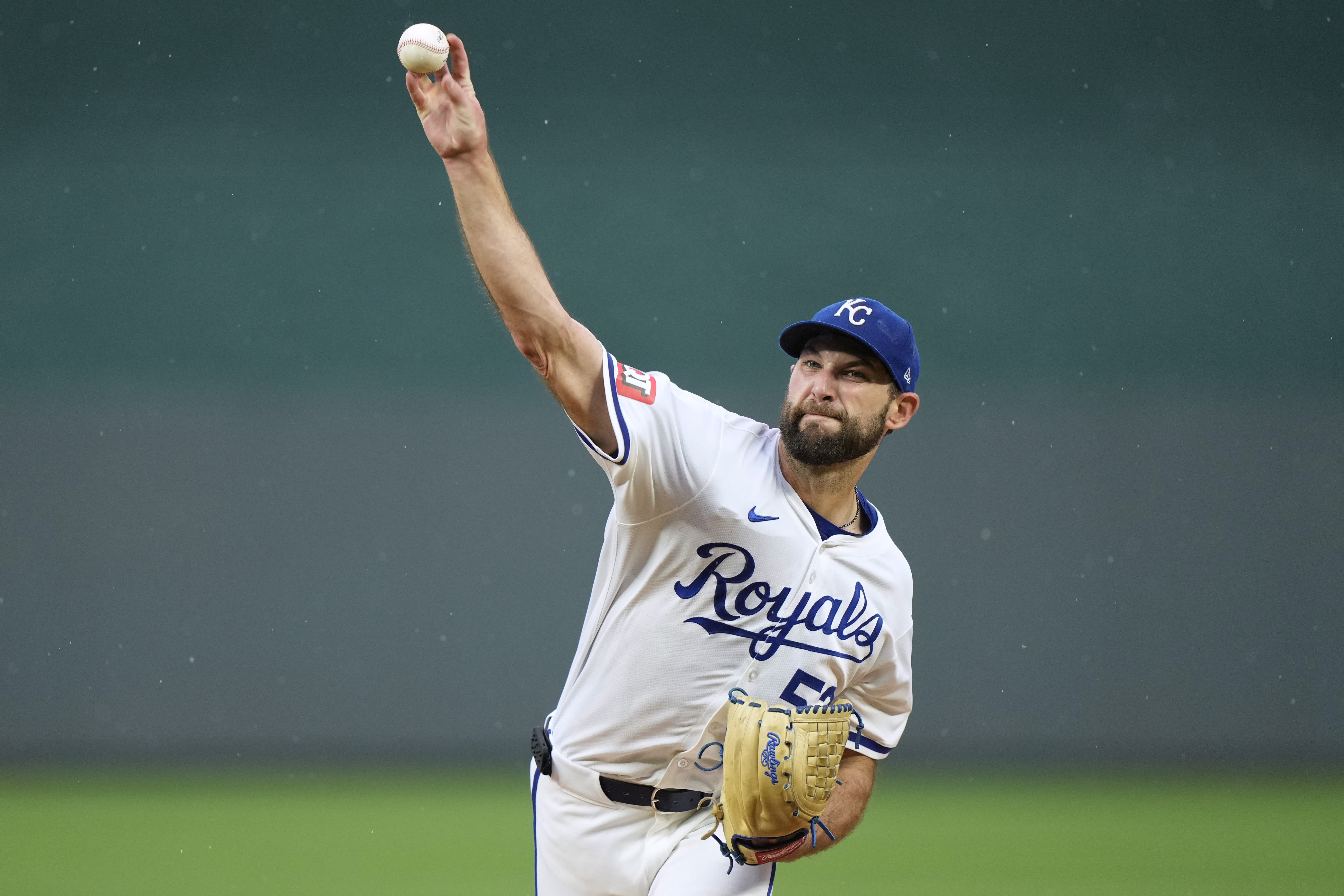 Michael Wacha tosses 6 solid innings, Salvador Perez drives in 2 as the Royals beat the Rays 4-2