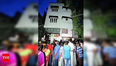 Youth Shoots Girlfriend, Commits Suicide in Kolkata Guest House | Kolkata News - Times of India