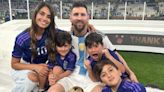 Antonela Roccuzzo mostró el exclusivo pijama “mundialista” que Dolce & Gabbana diseñó en honor a Lionel Messi