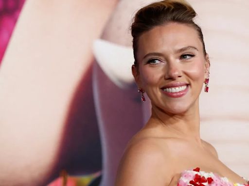 Scarlett Johansson, estrella de “Black Widow”, contraataca y dice que Sam Altman, el multimillonario CEO de OpenAI, sería un buen villano de Marvel