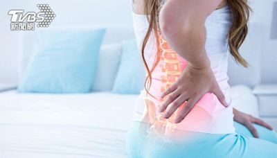腰痠背痛恐是「脊椎側彎」！5治療方式公開 這項還可改善體態│TVBS新聞網