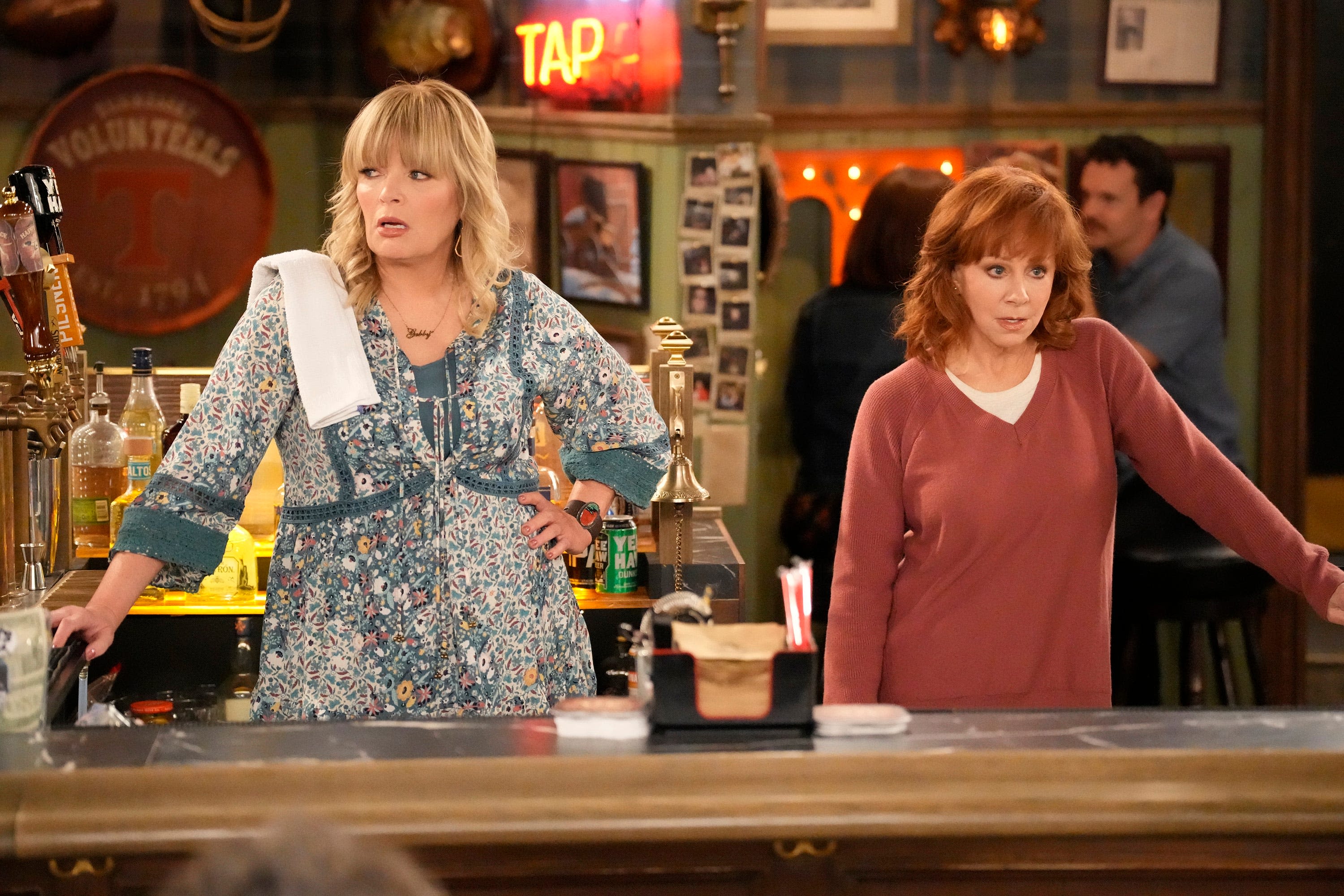 Check out the first trailer for Reba McEntire's upcoming NBC sitcom 'Happy's Place'