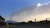 La erupción del volcán Etna se intensifica con lava y una columna de humo de 5 kilómetros