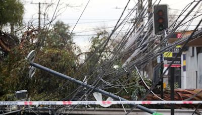 Venta de generadores y baterías se disparan por prolongado corte eléctrico en algunas comunas de Santiago - La Tercera