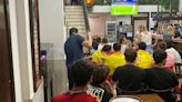 “Es un mena el que no bote”: cánticos xenófobos en un bar de Valencia durante la final de la Eurocopa