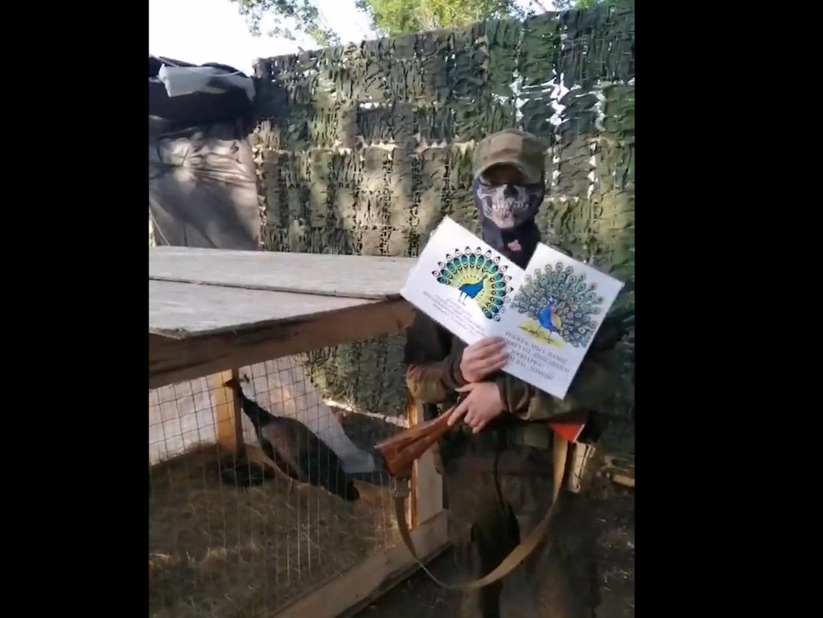 A Russian zoo said it sent peacocks to the front to 'inspire' troops. It deleted its post after people used it to mock Putin.