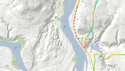 Fire closes Hwy 99 north of Canby