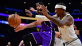 Anthony Davis exits Lakers-Nuggets game with right foot injury
