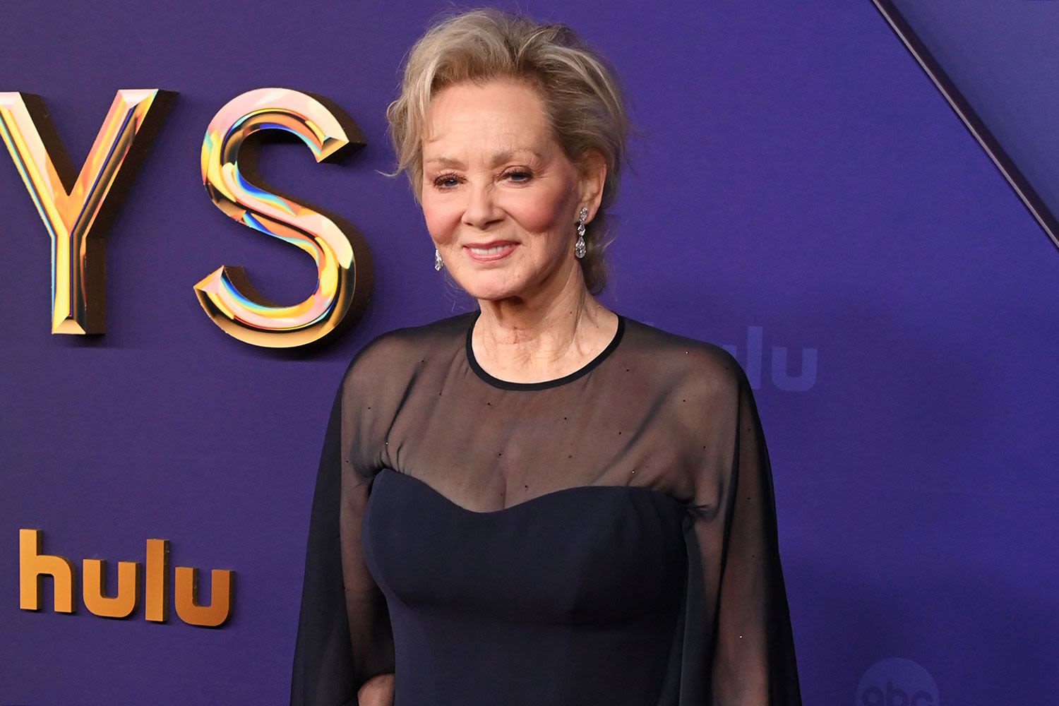 Jean Smart Brings Timeless Elegance to 2024 Emmys Red Carpet Before Taking Home Her Sixth Trophy