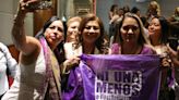 Clara Brugada va contra violencia vicaria; instaurará defensoría social y jurídica para las mujeres
