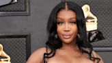 SZA's Abs And Legs Are Toned AF In A Nude BTS Photo On Instagram