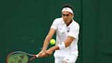El polémico duelo terminó con festejos: Alejandro Tabilo avanza a la segunda ronda de Wimbledon - La Tercera