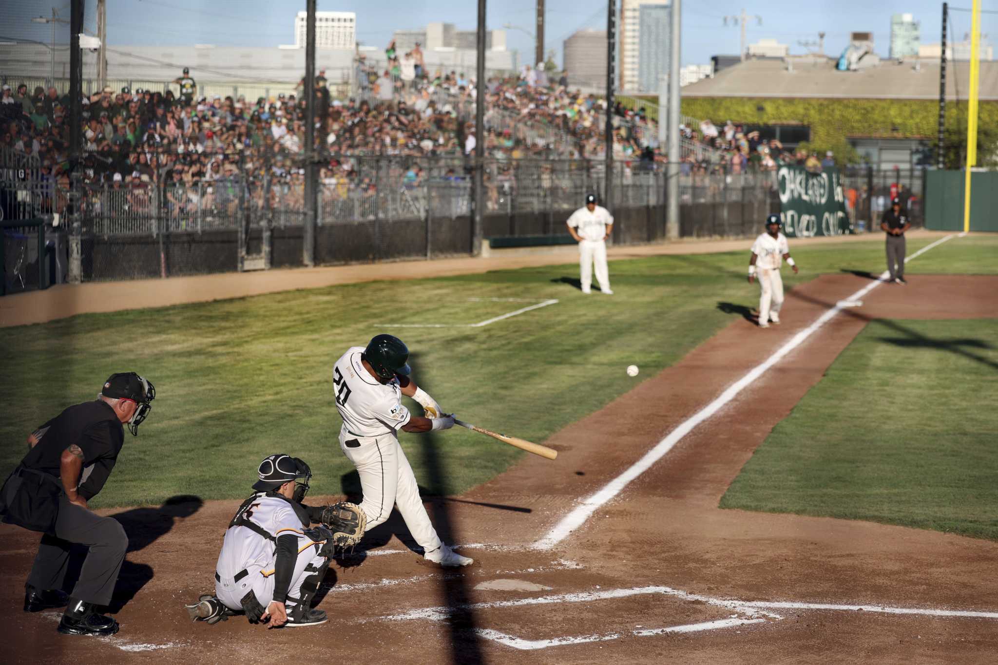 New Oakland Ballers expansion team draws big crowd for home opener as A's play nearby