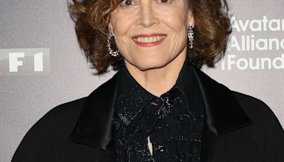 Hourrah : la grande Sigourney Weaver va recevoir un prix dans l'un des plus prestigieux festivals de cinéma au monde