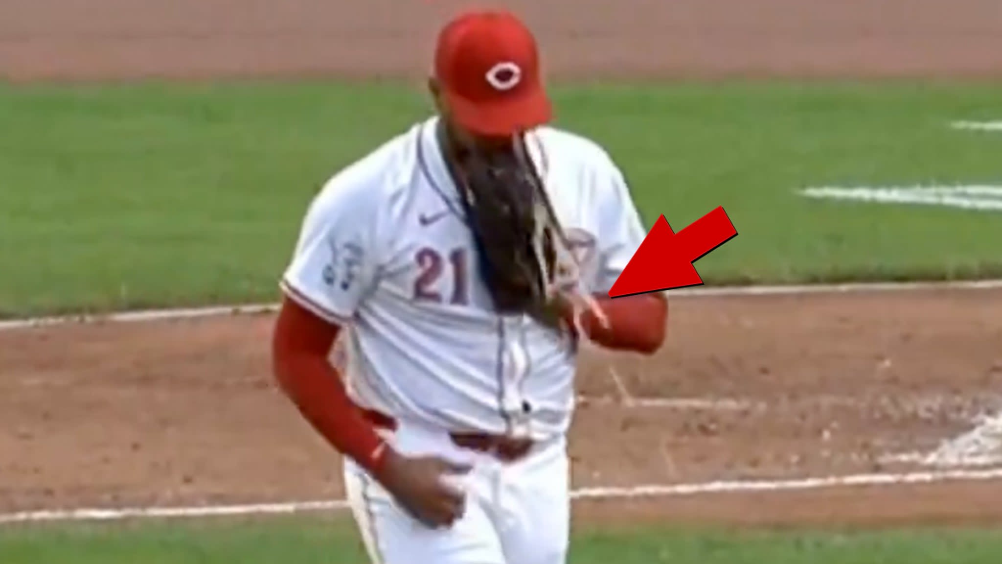 MLB Star Hunter Greene Vomits In Glove On Mound During Reds Game