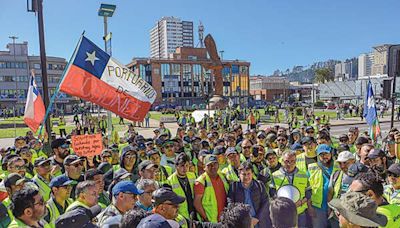 Justicia formalizará a 10 trabajadores del Puerto Coronel por cometer "actos violentos" durante paralización | Diario Financiero