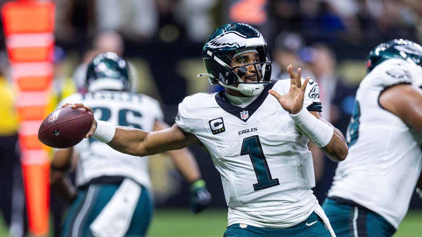 Eagles Rally To Beat Saints Behind Dominating Defense, Two Offensive Stars