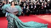 Aishwarya Rai Bachchan’s dramatic blue gown inspires 5 hilarious comparisons