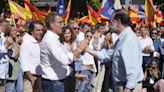 La sorna de Rajoy en la manifestación del PP: 'Voy a pedir la dimisión de Feijóo'