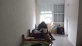 Mulheres e crianças desabrigadas na enchente têm alojamento exclusivo em Porto Alegre