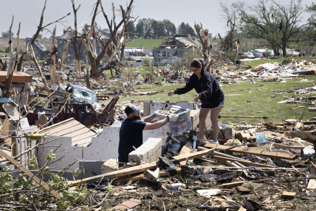 White House seeks emergency funds for Midwest disaster relief, Key Bridge in Maryland