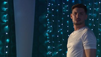 Hollyoaks unveils who spiked Warren in new blackmail twist