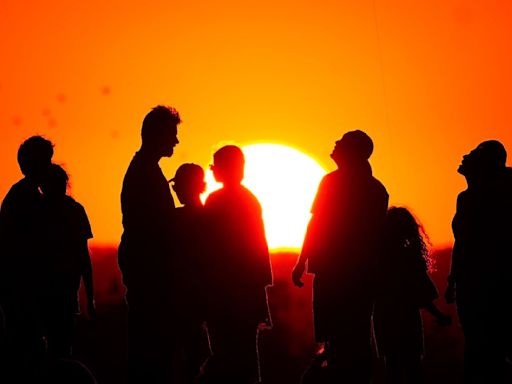 UK heatwave on its way - but how hot will it get? | ITV News