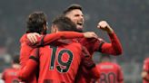 El instinto francés ayuda al AC Milan a vencer 3-1 a la Roma. Fanáticos abuchean a Mourinho