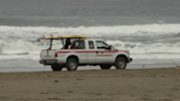 Crews rescue 4 from capsized boat off San Francisco coast