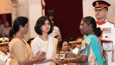 'Could not even touch Kirti Chakra': Parents of late Captain allege daughter-in-law took away gallantry award