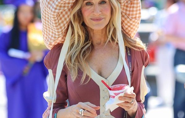 Sarah Jessica Parker Wears Questionable Hat While Filming Season 3 of 'AJLT'