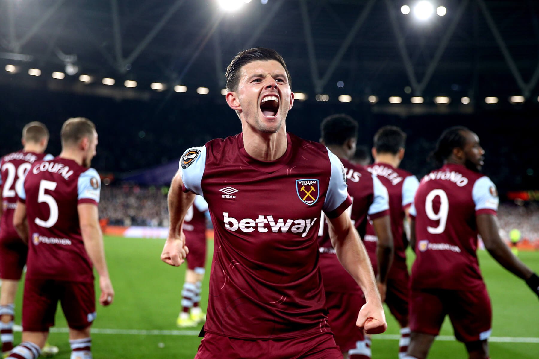 Cresswell agrees West Ham contract extension