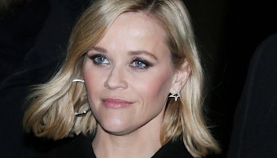 Reese Witherspoon se anima a escribir un libro junto a uno de los autores más famosos de suspense