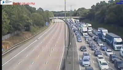 M25 in Surrey blocked with 'severe delays' after crash