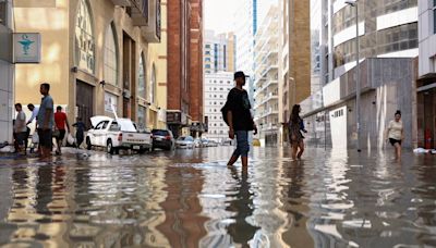 Dubai’s Heavy Rains Throw Desert Haven Into Disarray