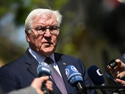 Starke Reden, ausweichende Antworten: So präsentiert sich Steinmeier in Prag