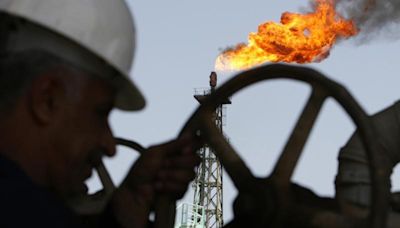 Produção de petróleo dos EUA aumenta em março, enquanto fornecimento de refinados cai Por Reuters