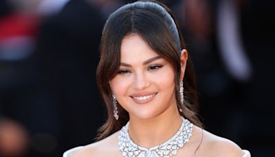 Selena Gomez Reacts to Cosmetic Surgery Speculation