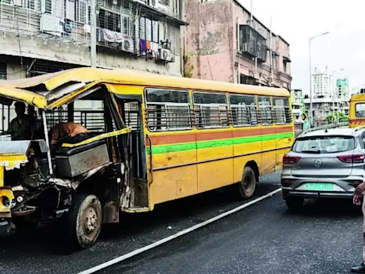 School Bus Mishap Injures 3 on JJ Flyover | Mumbai News - Times of India